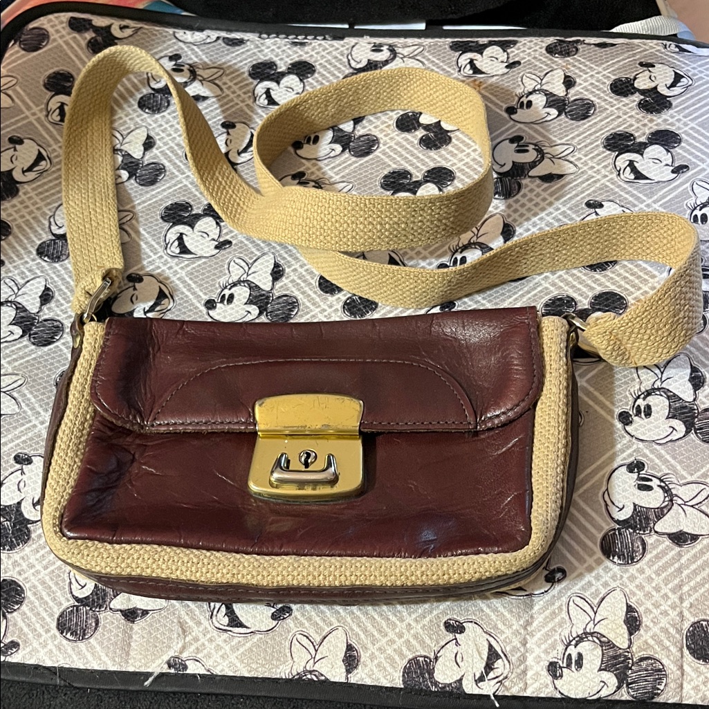 Chic Burgundy Crossbody Bag With Gold Accent